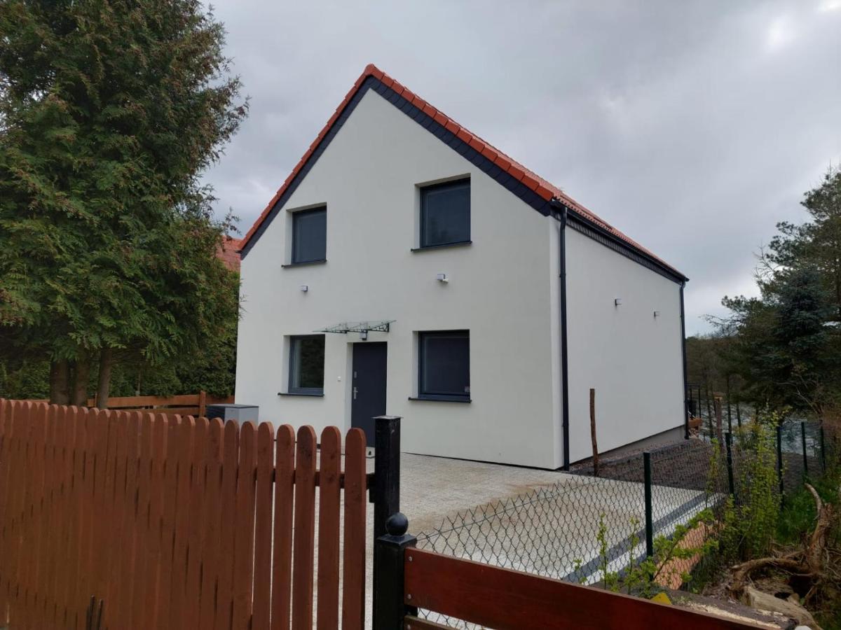 Dom Nad Jeziorem Gaja House Jadamowo Exterior foto